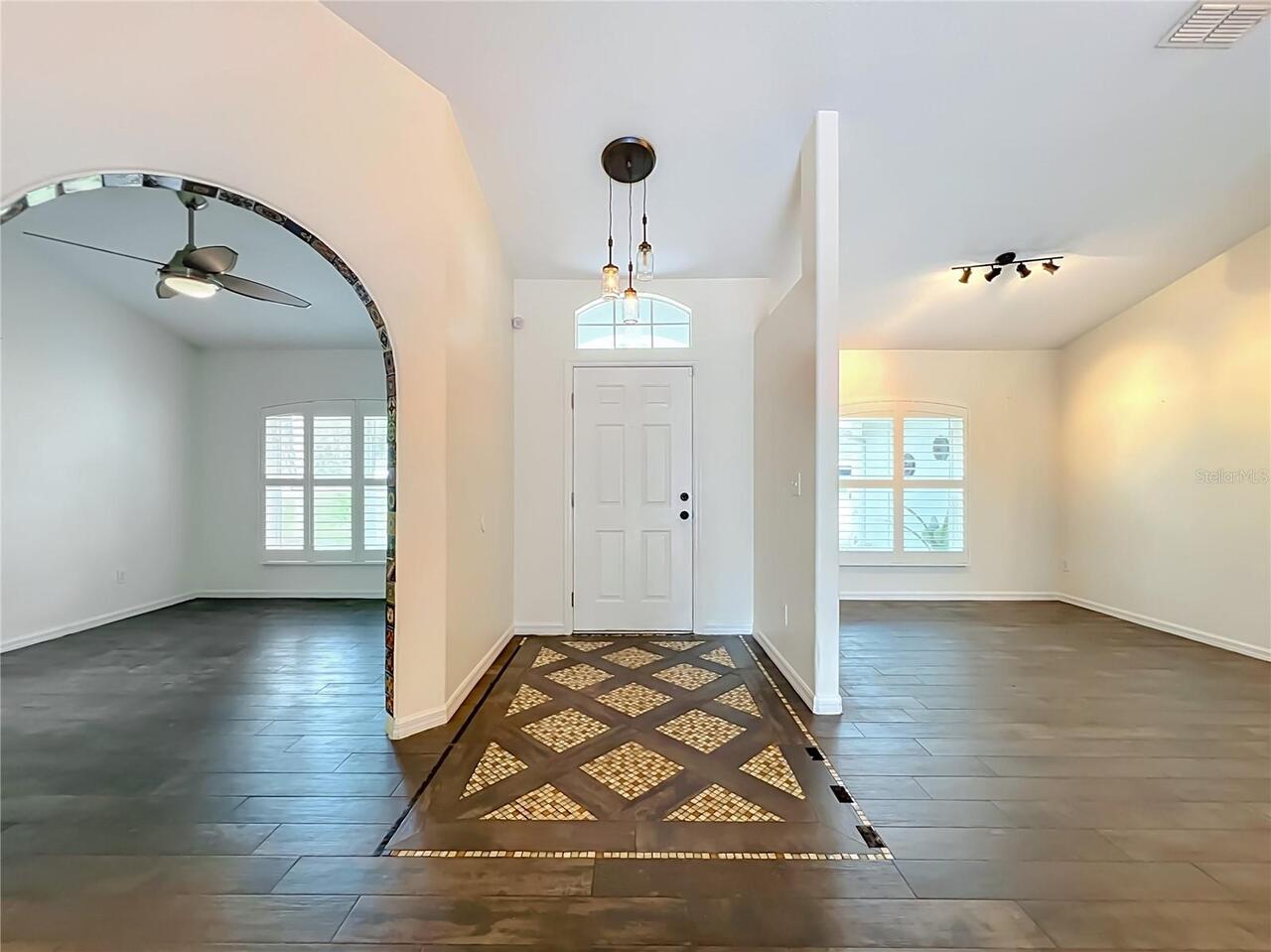 Listing Photo 11