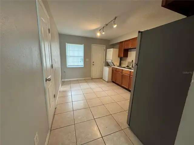 Listing Photo 9