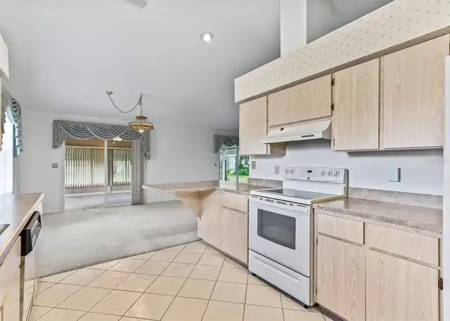 Listing Photo 17