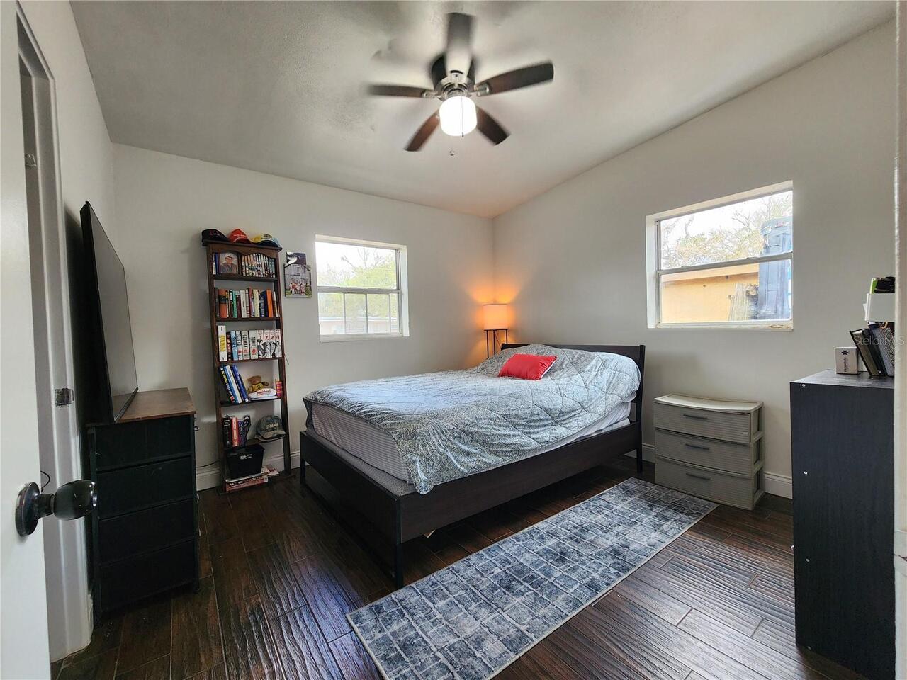 Listing Photo 12