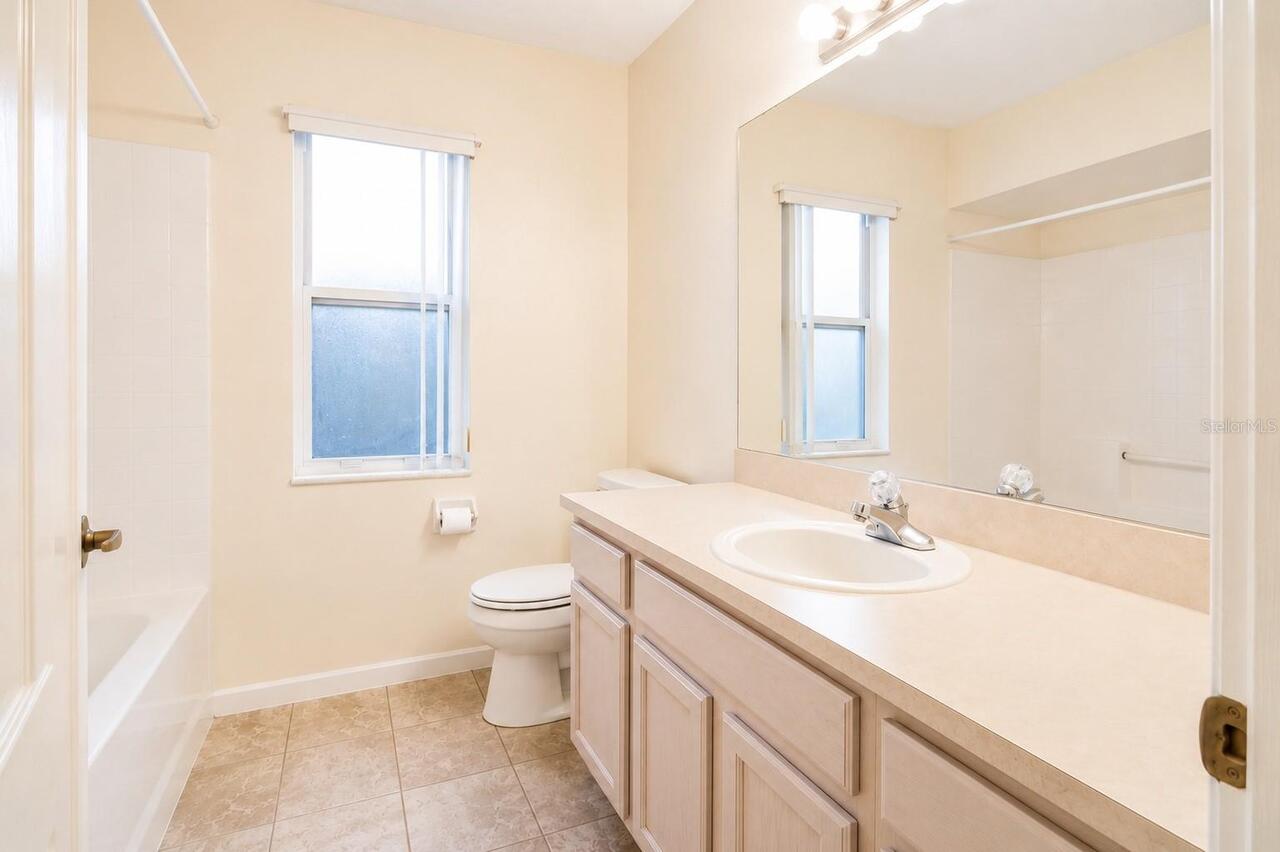 Listing Photo 12