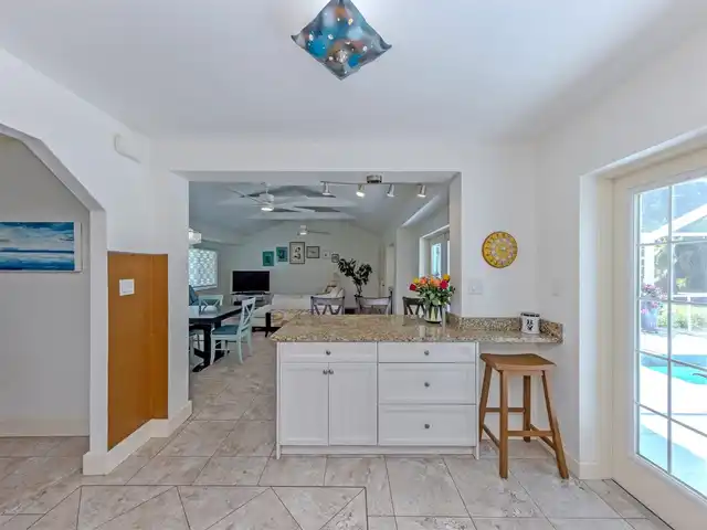 Listing Photo 12