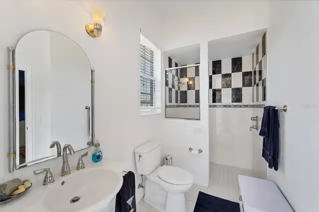 Listing Photo 22