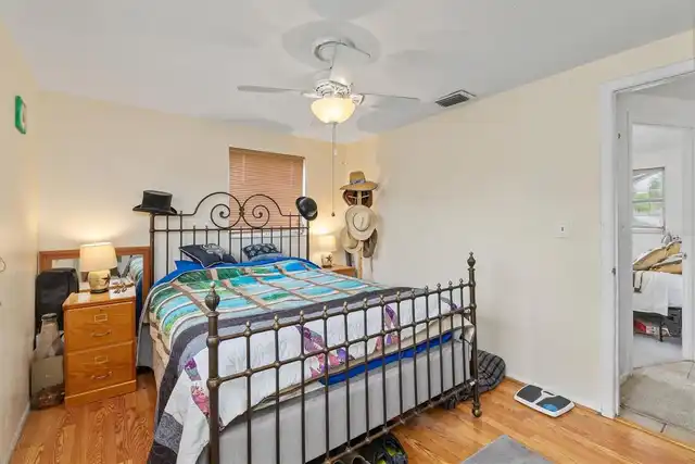 Listing Photo 15