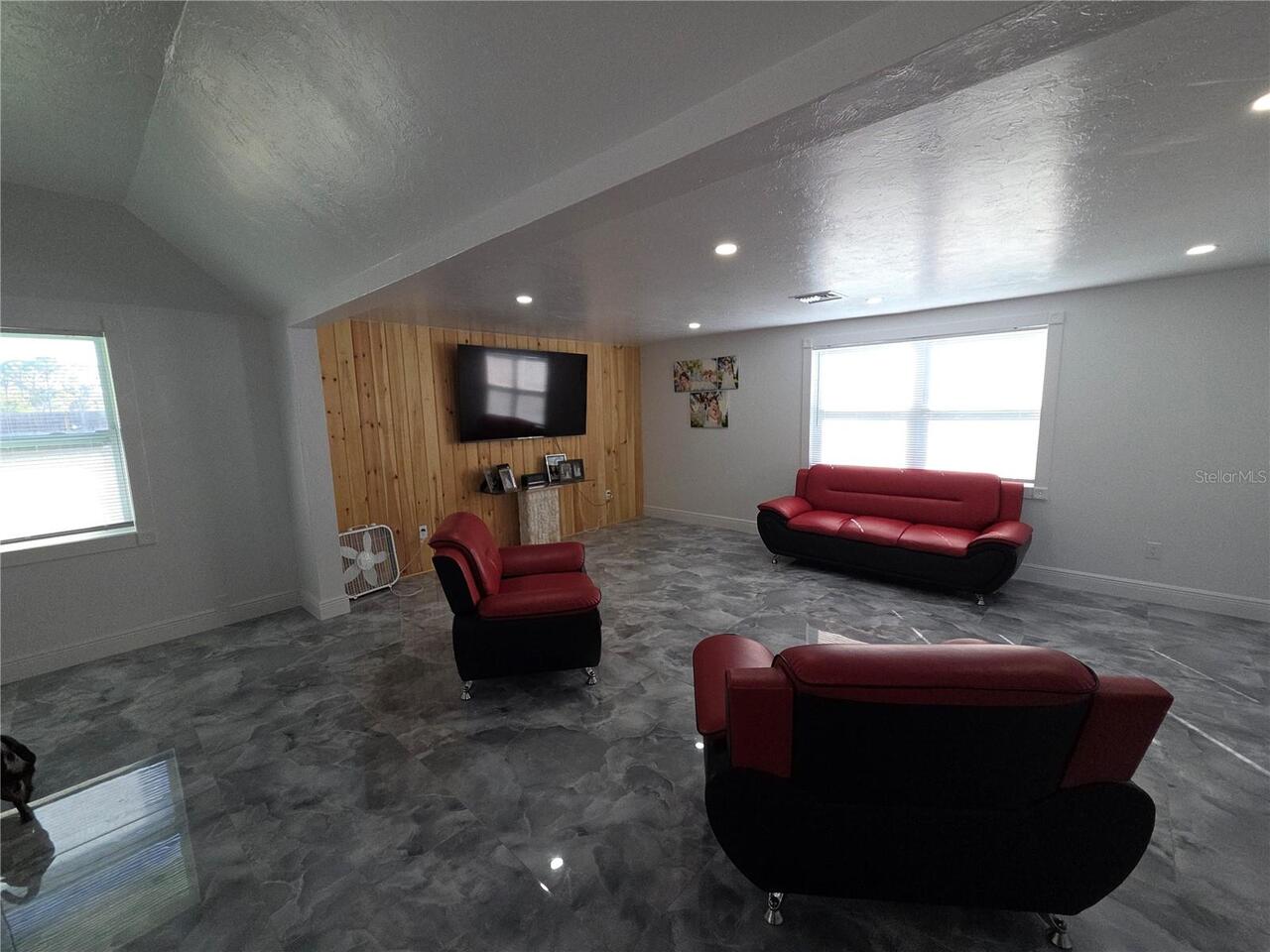 Listing Photo 10