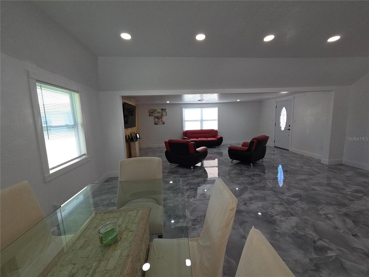 Listing Photo 14