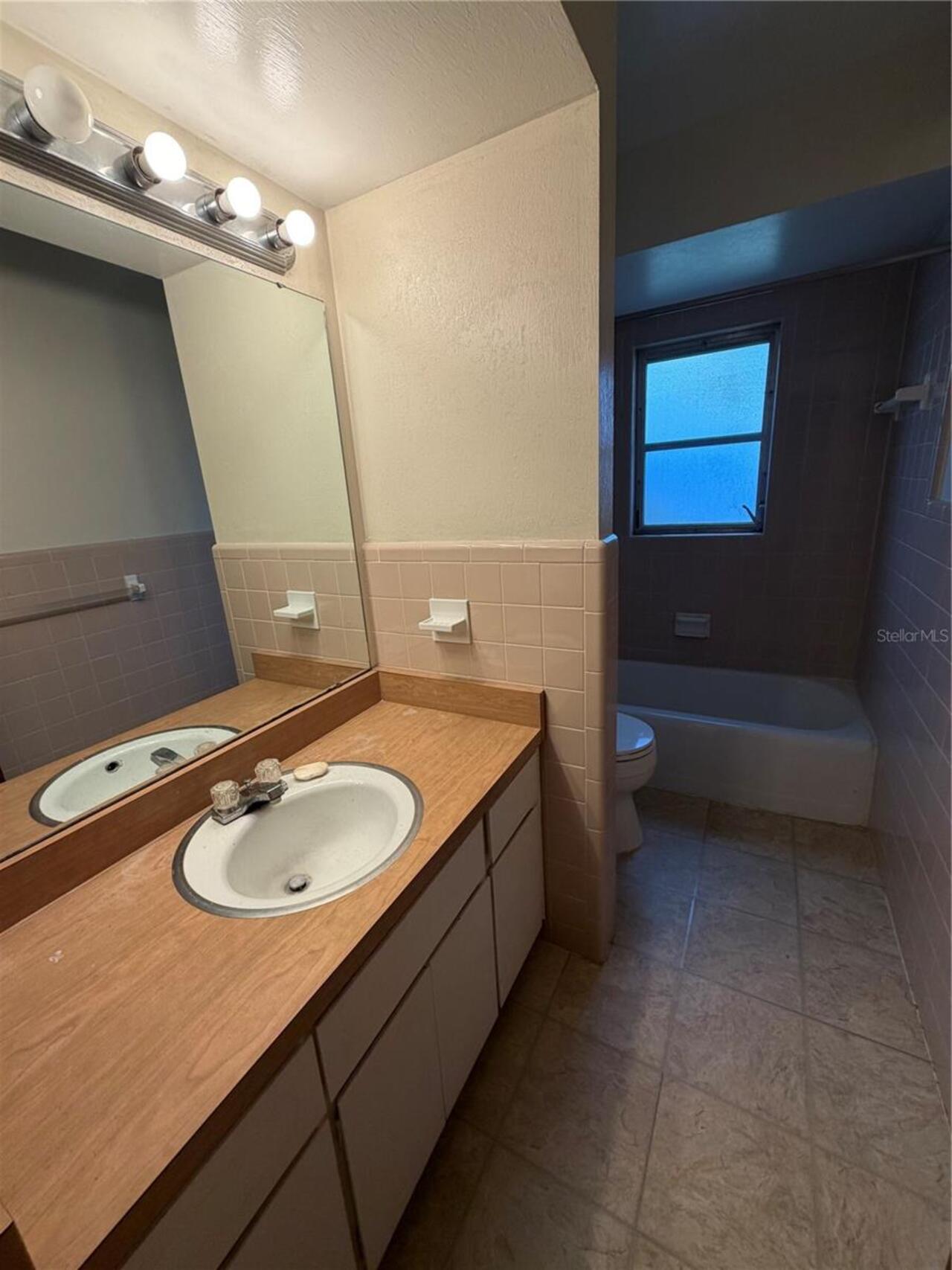 Listing Photo 11