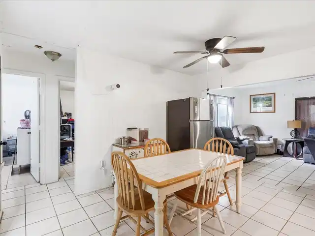 Listing Photo 11