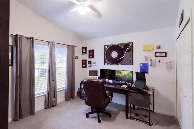 Listing Photo 16
