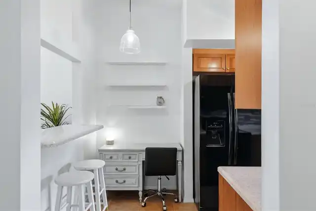 Listing Photo 12
