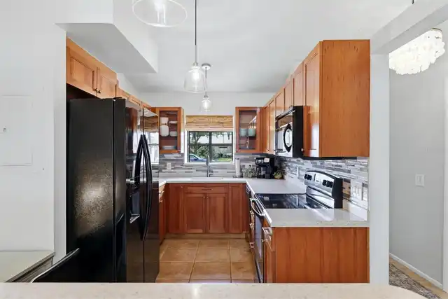 Listing Photo 14