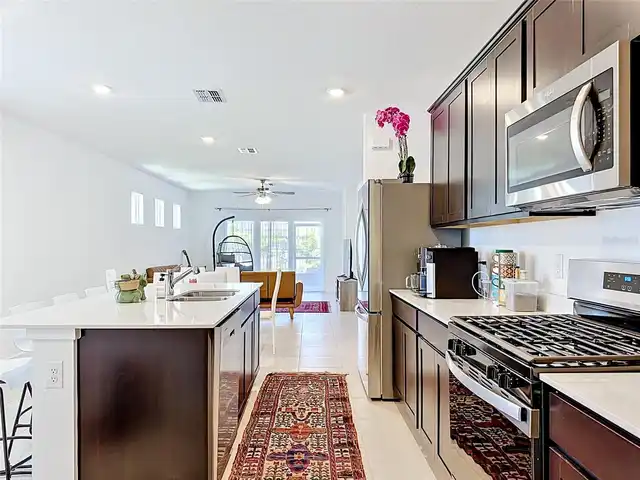 Listing Photo 8
