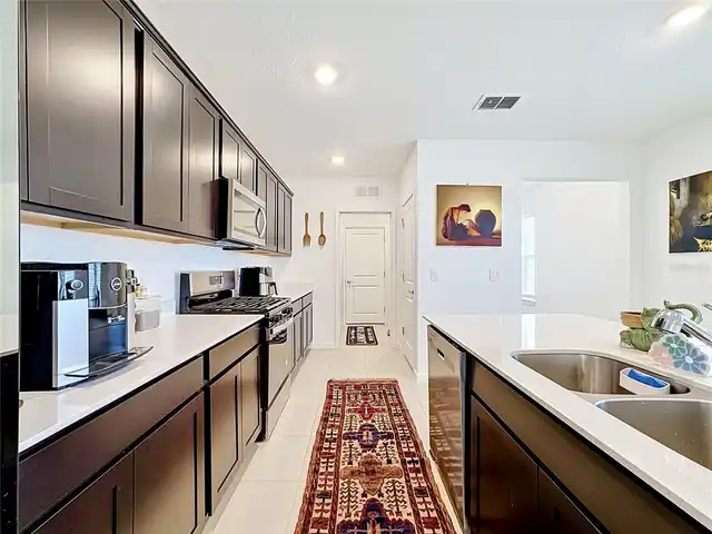 Listing Photo 9
