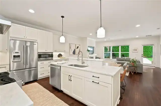 Listing Photo 7