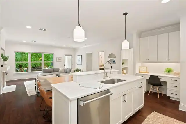 Listing Photo 8