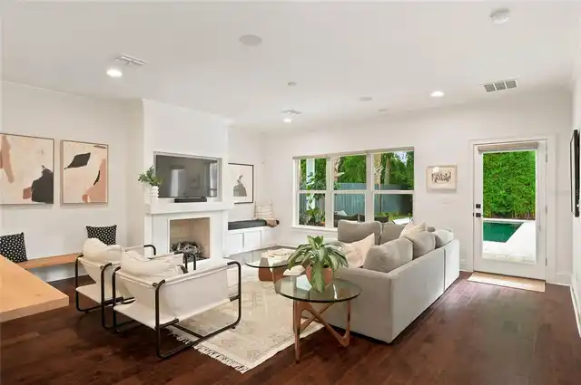 Listing Photo 14