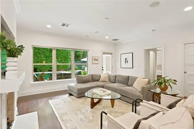 Listing Photo 15