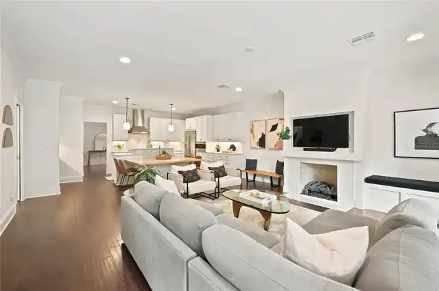 Listing Photo 17