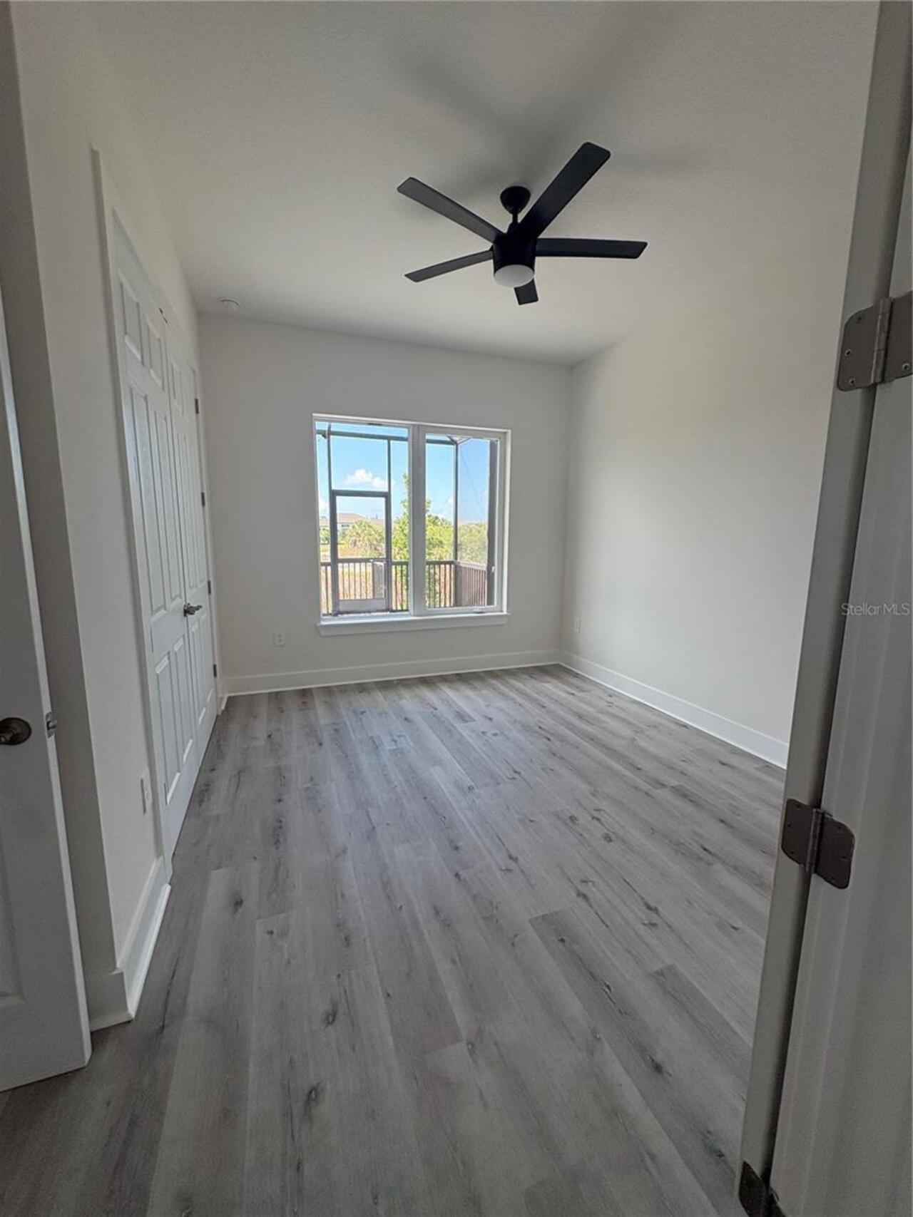 Listing Photo 12