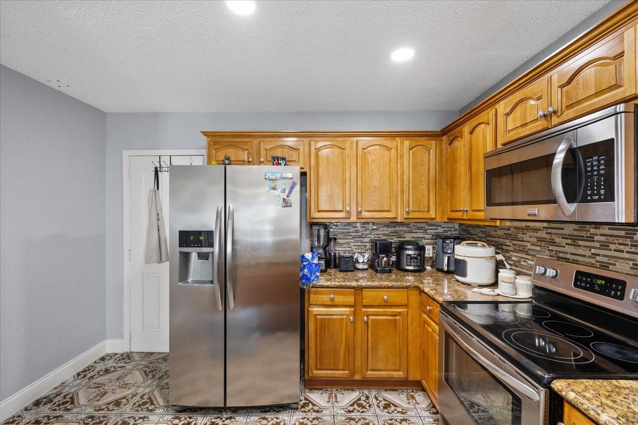 Listing Photo 9