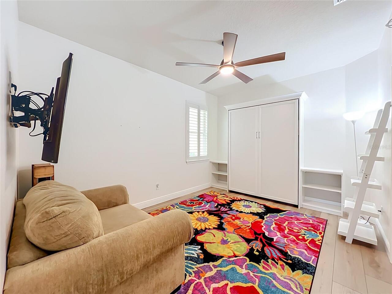Listing Photo 12