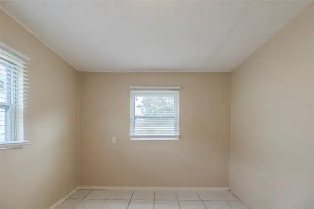 Listing Photo 14