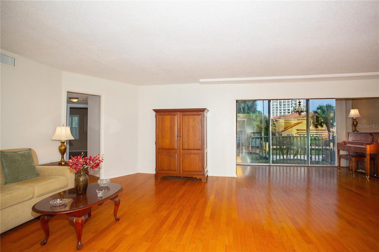Listing Photo 9