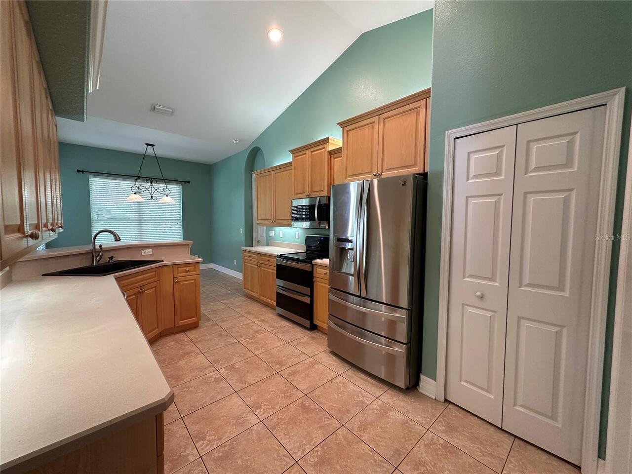 Listing Photo 12