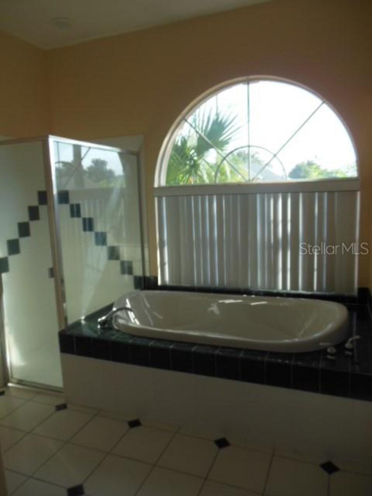 Listing Photo 12