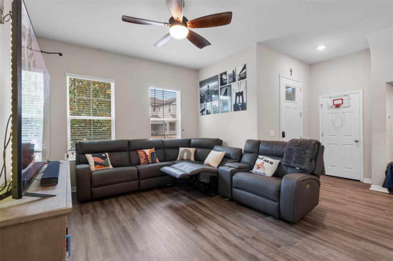 Listing Photo 9