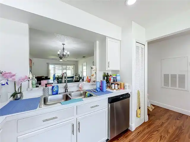 Listing Photo 8