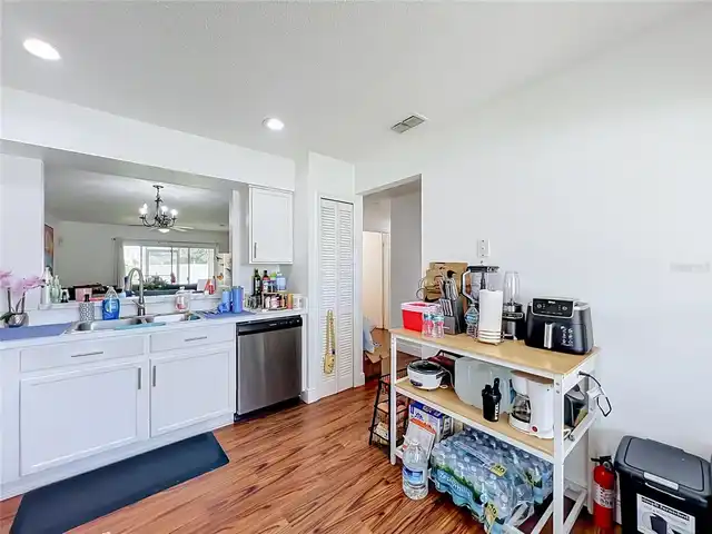Listing Photo 9