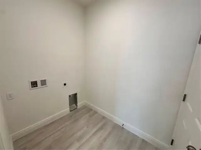 Listing Photo 8