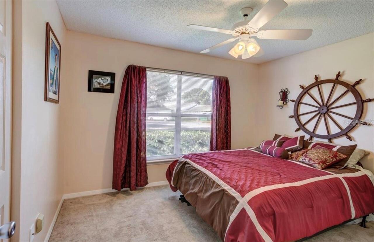 Listing Photo 12