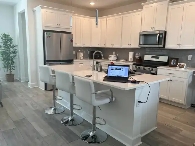 Listing Photo 8