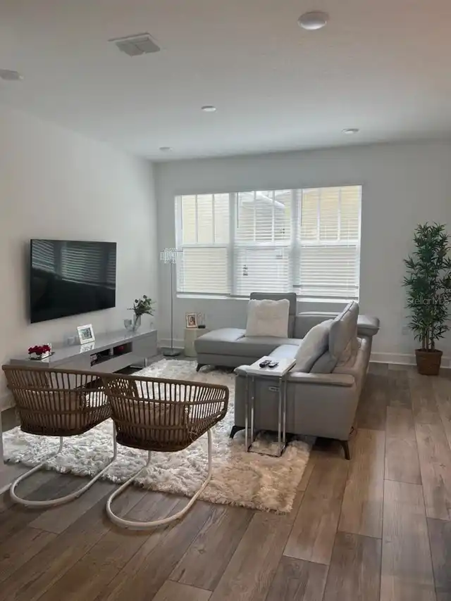 Listing Photo 17
