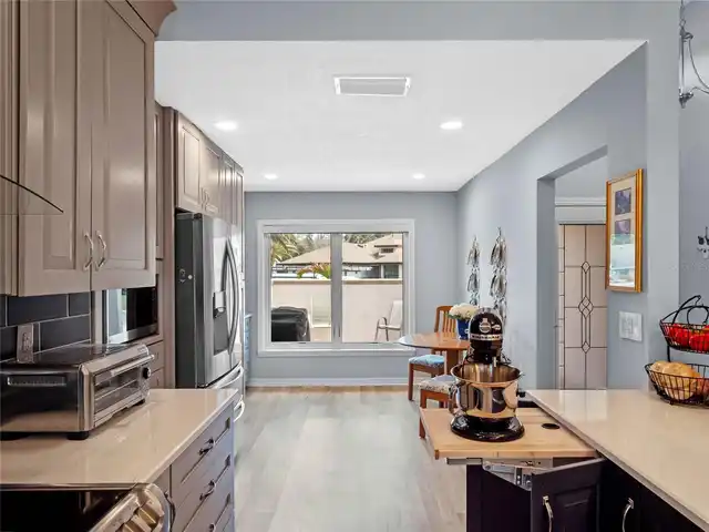 Listing Photo 9