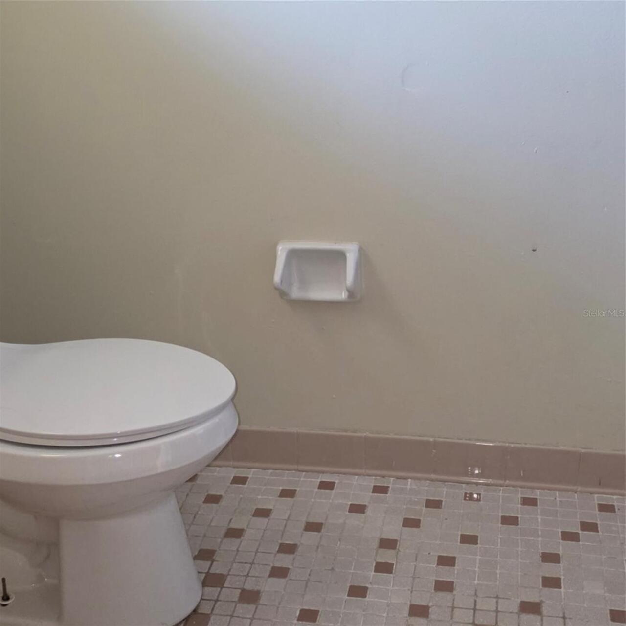 Listing Photo 8