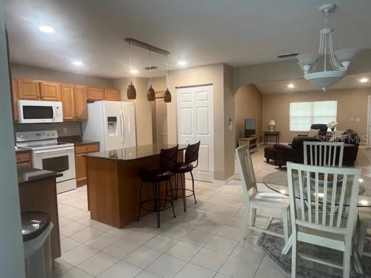 Listing Photo 11