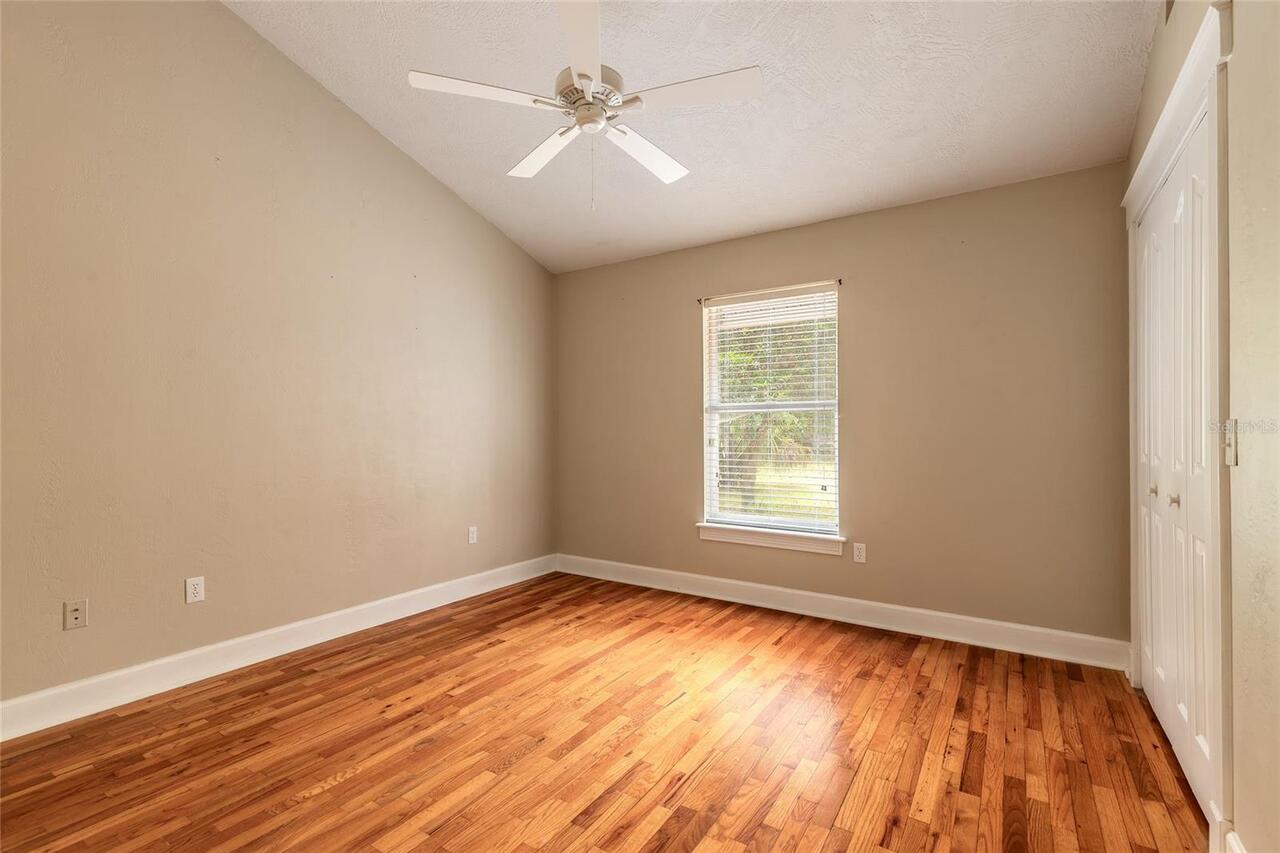 Listing Photo 14