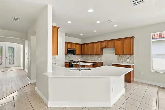 Listing Photo 9
