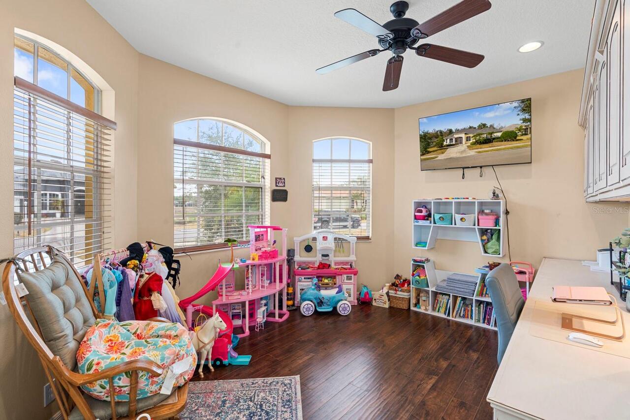 Listing Photo 10