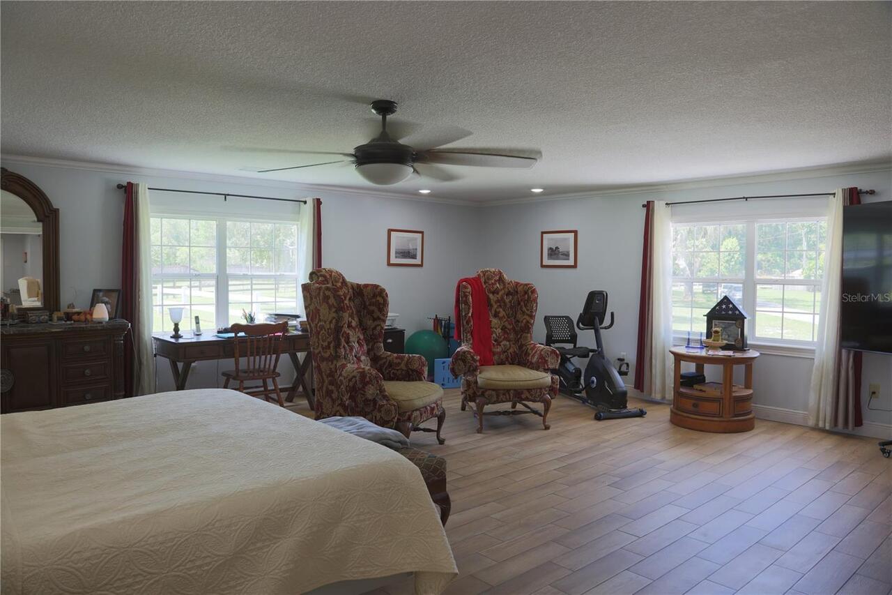 Listing Photo 14
