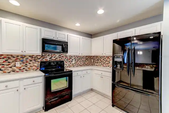 Listing Photo 16