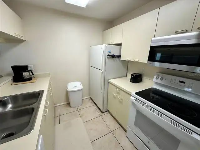 Listing Photo 9