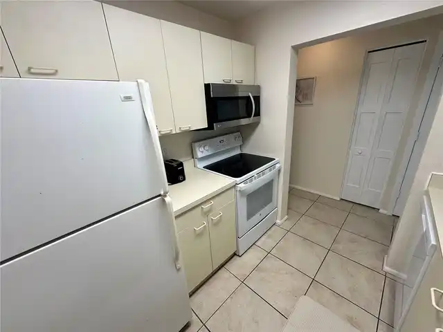 Listing Photo 10