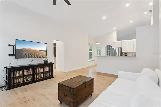 Listing Photo 9