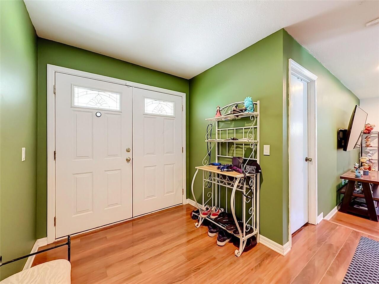 Listing Photo 11