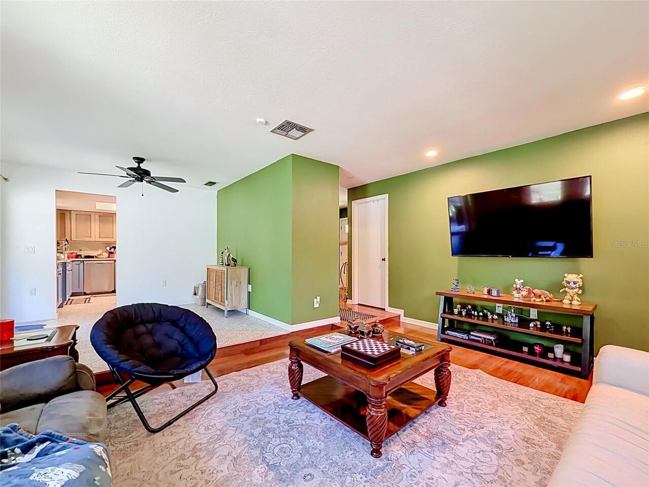 Listing Photo 14