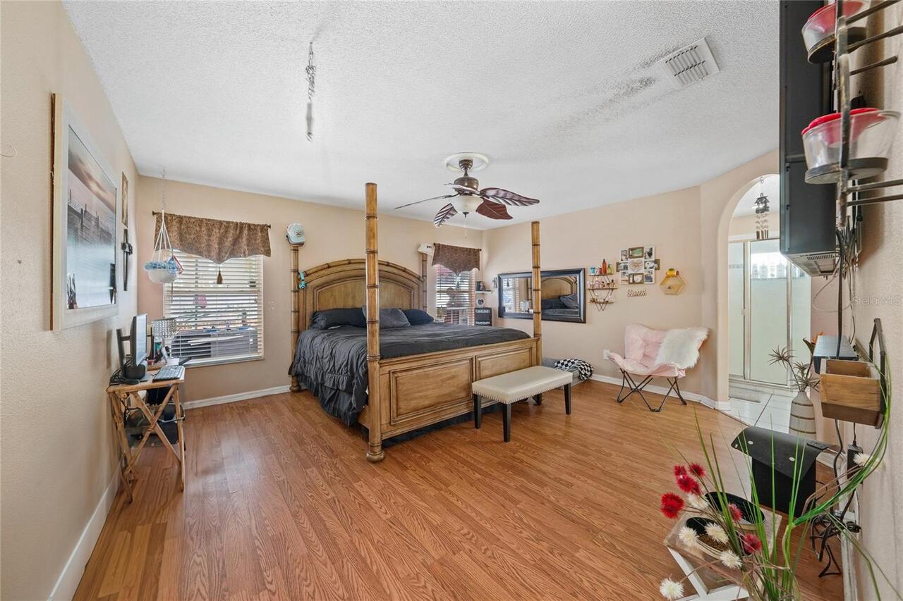 Listing Photo 16